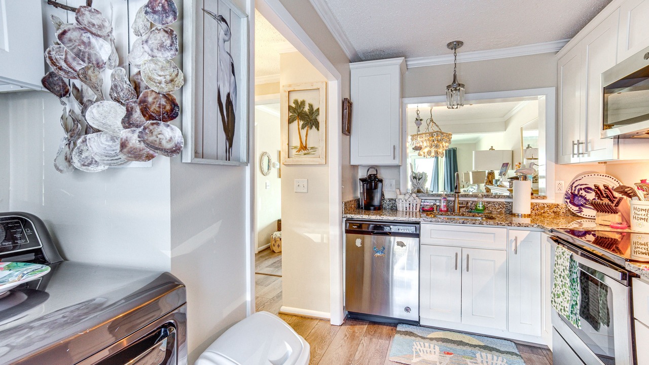 Photo of Kitchen in Oceanmarsh Subdivision