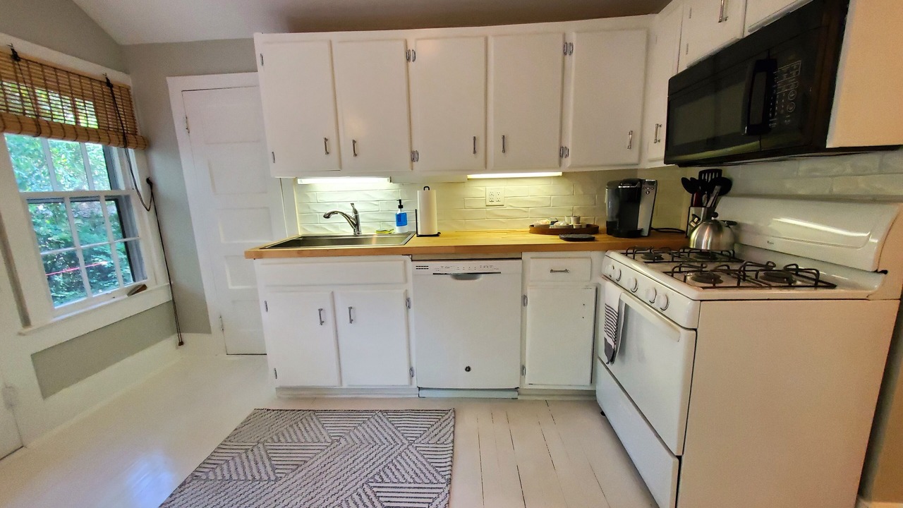 Photo of Kitchen in Summerville Historic District