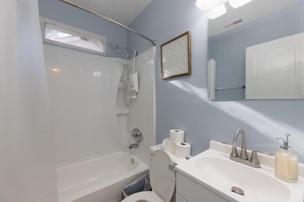 Photo of Bathroom in Rosewood