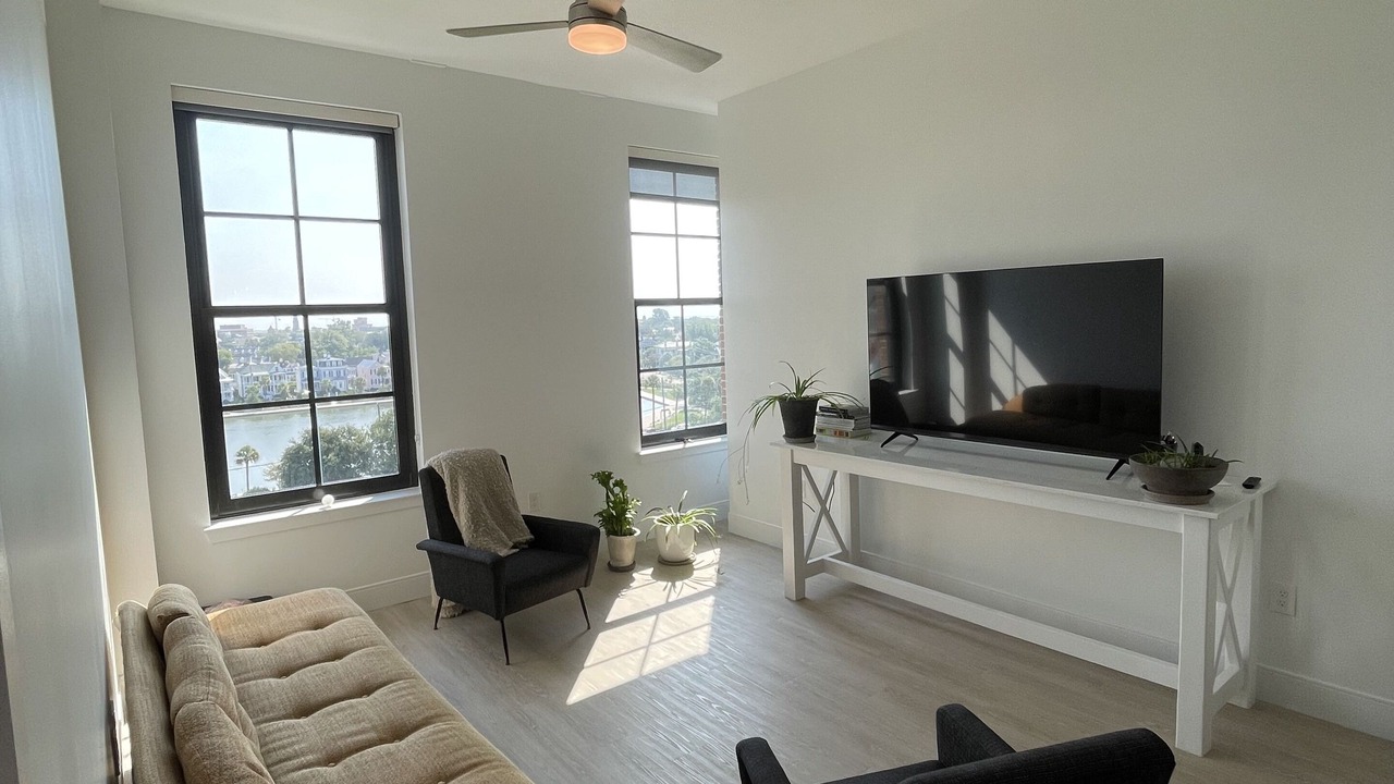 Photo of Livingroom in South of Broad