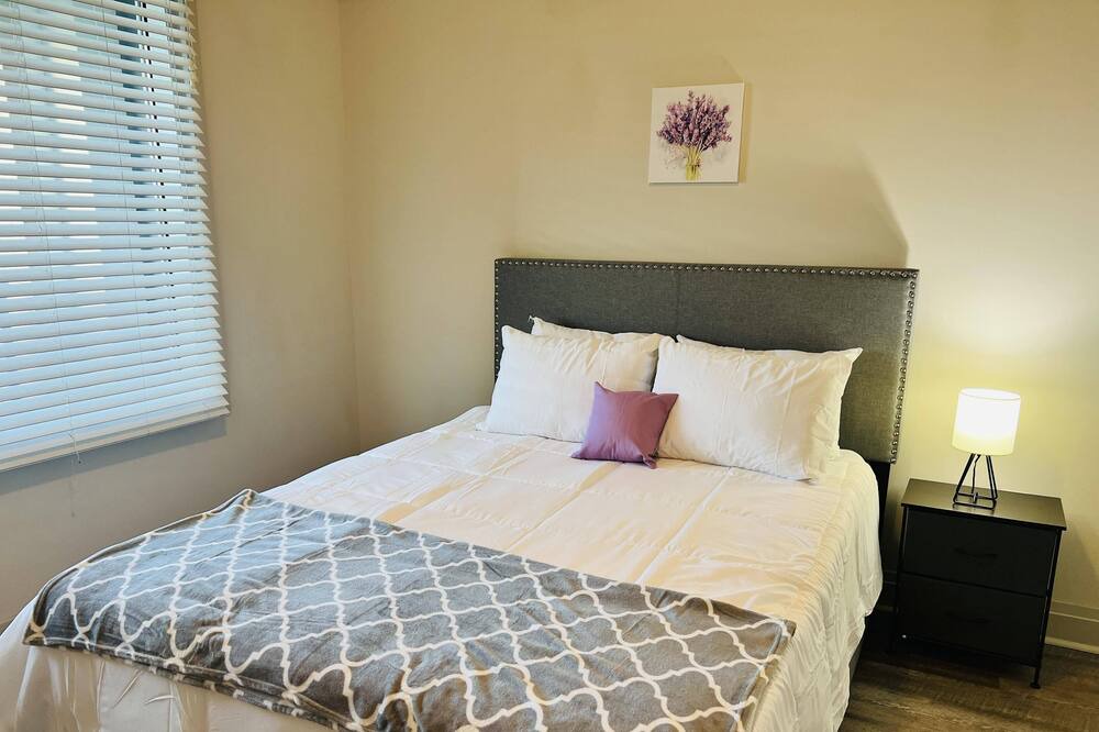 Photo of Bedroom in Downtown Charleston