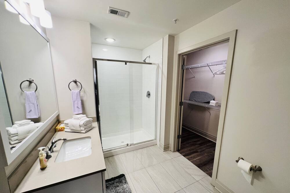 Photo of Bathroom in Downtown Charleston