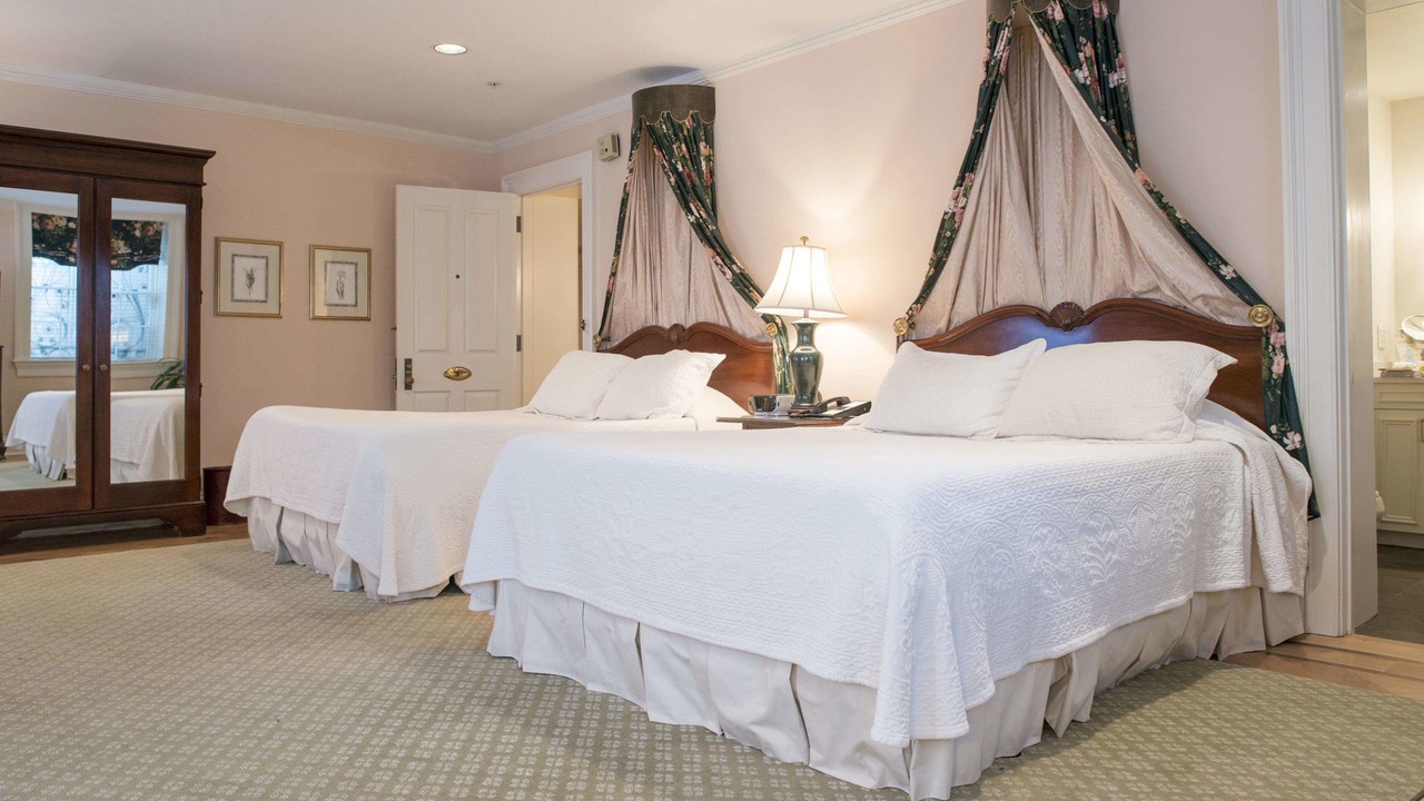 Photo of Bedroom in South of Broad
