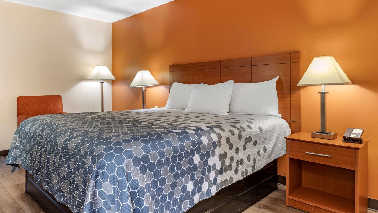 Photo of Bedroom in Russellville