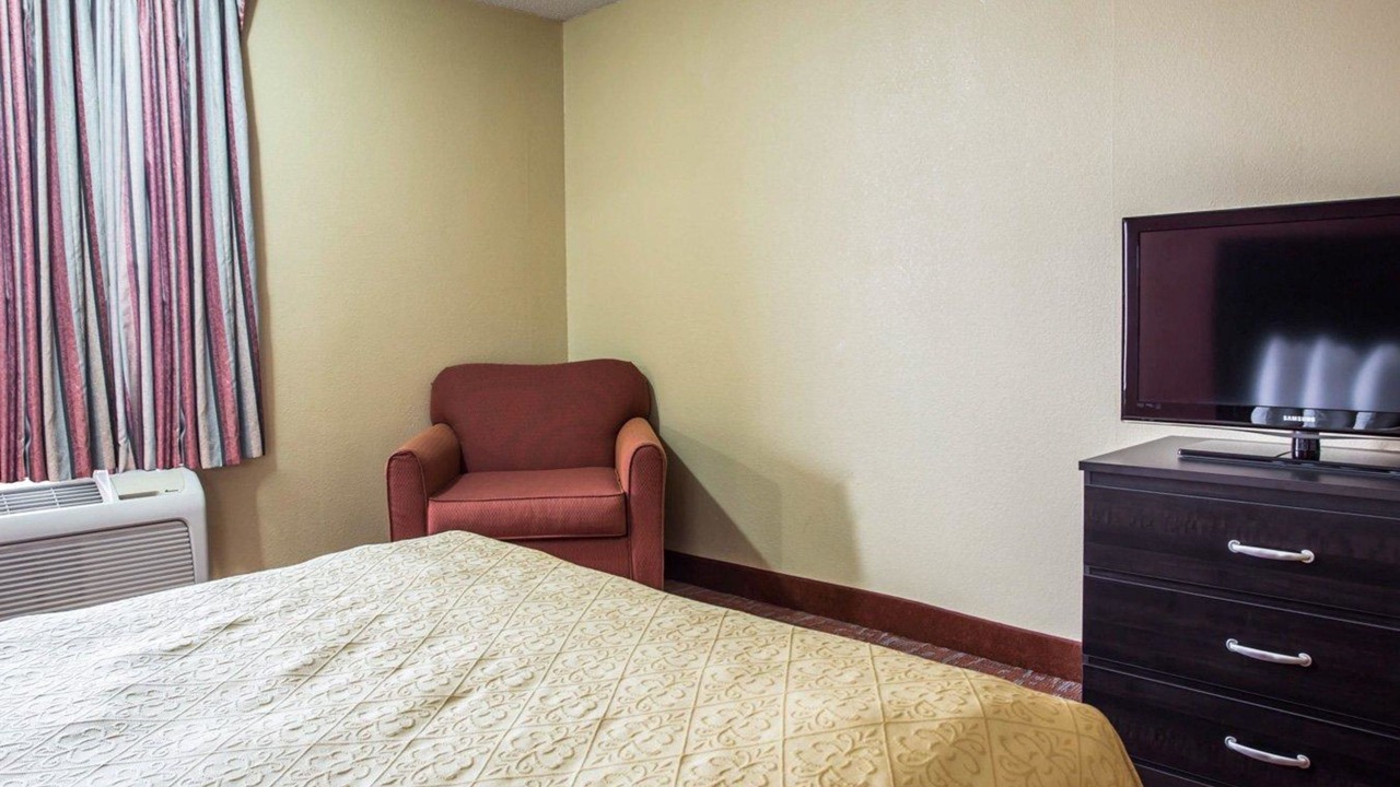 Photo of Bedroom in Monroe