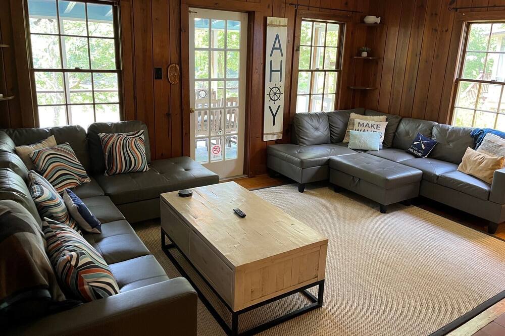 Photo of Livingroom in Steele Creek