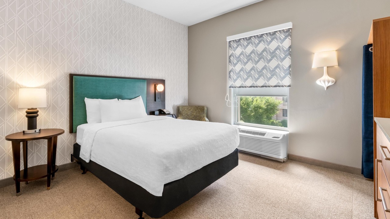 Photo of Bedroom in Executive Park