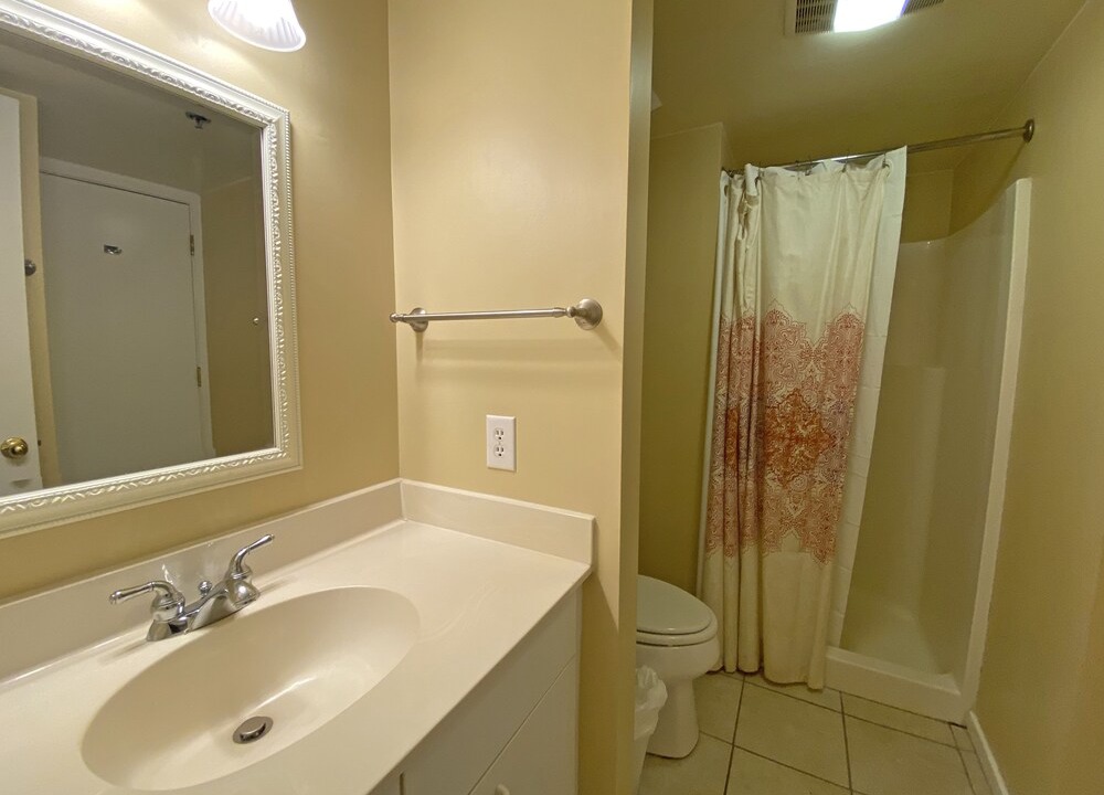 Photo of Bathroom in Arcadian Shores