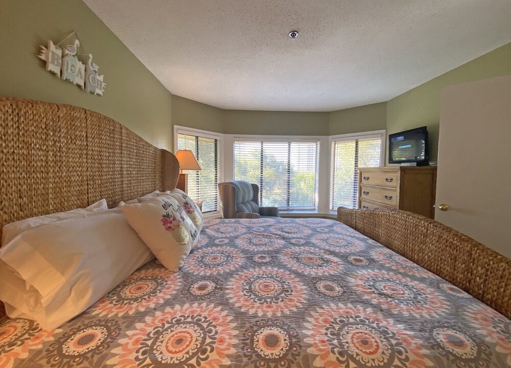Photo of Bedroom in Arcadian Shores
