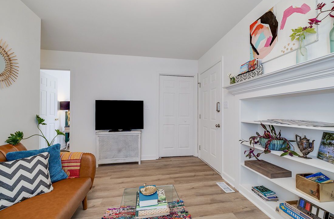 Photo of Livingroom in Beach Institute