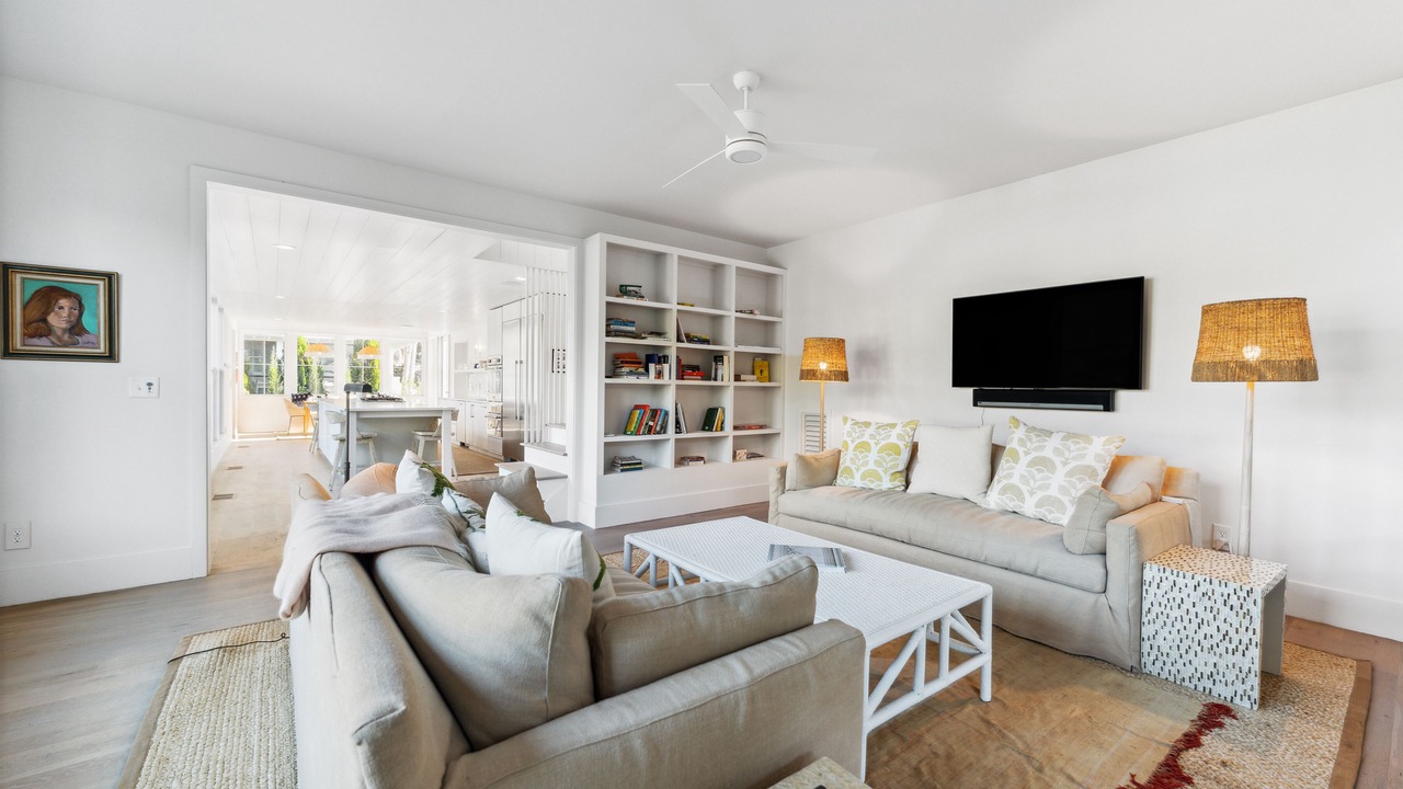 Photo of Livingroom in Sullivan's Island