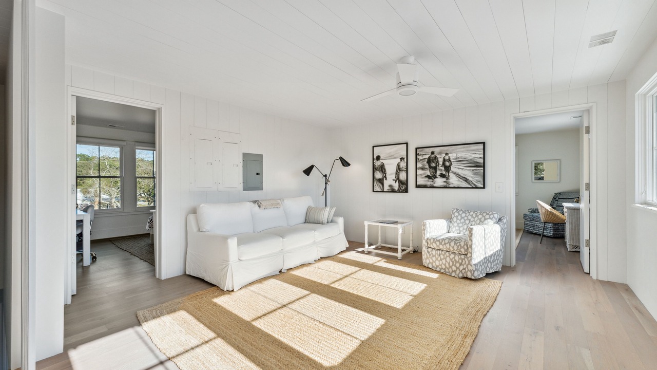 Photo of Livingroom in Sullivan's Island