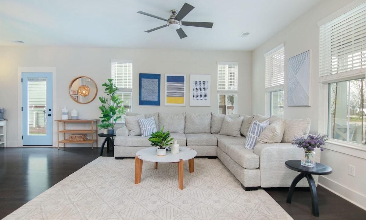 Photo of Livingroom in North Charleston