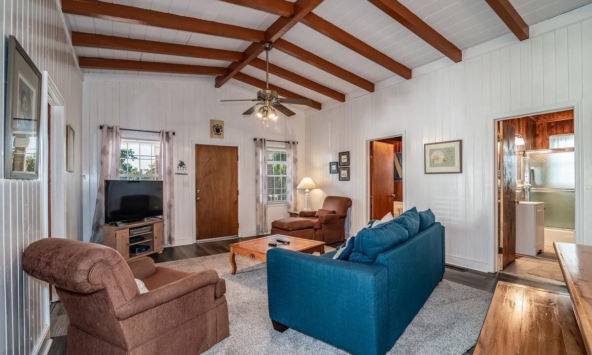 Photo of Livingroom in Litchfield by the Sea
