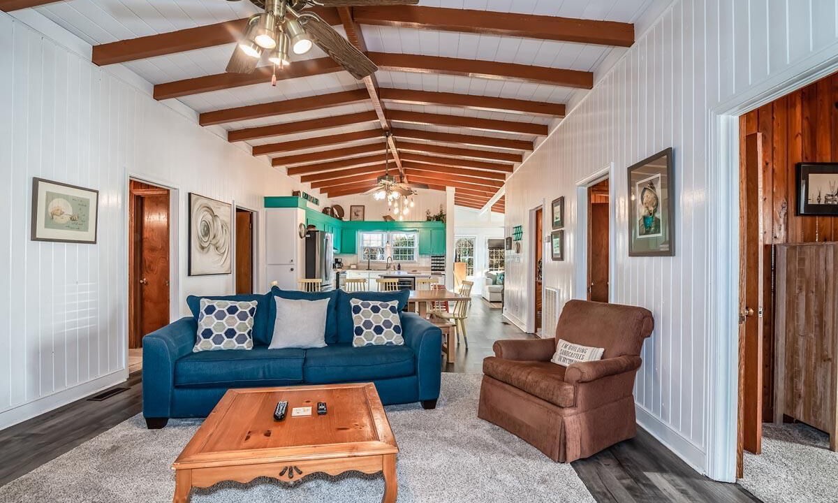 Photo of Livingroom in Litchfield by the Sea