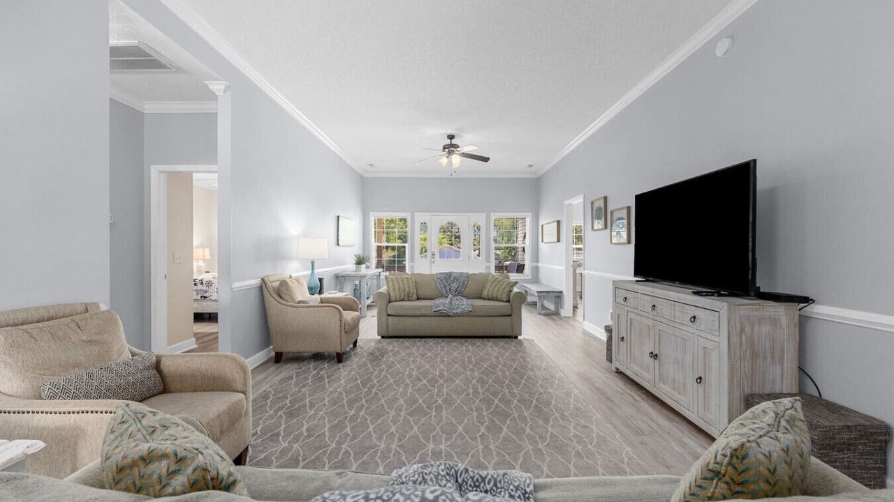 Photo of Livingroom in Crescent Beach