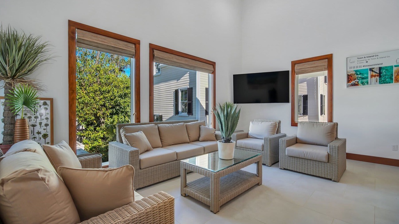 Photo of Livingroom in Cannonborough Elliotborough
