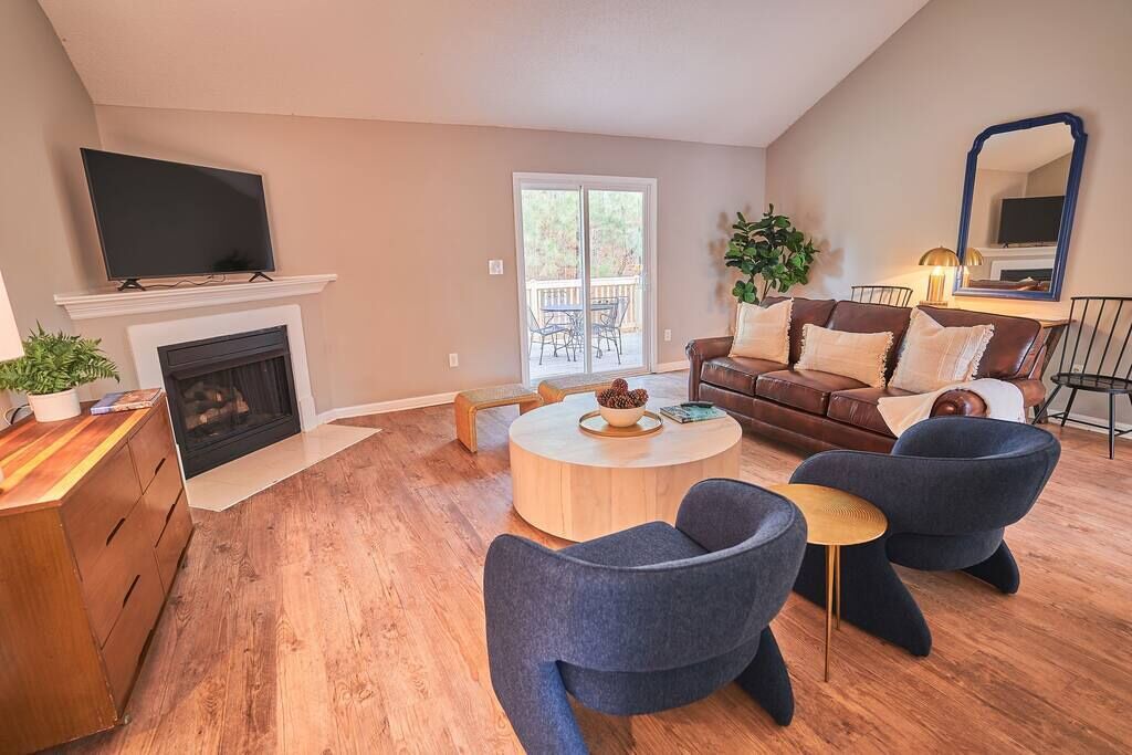 Photo of Livingroom in Peach Orchard