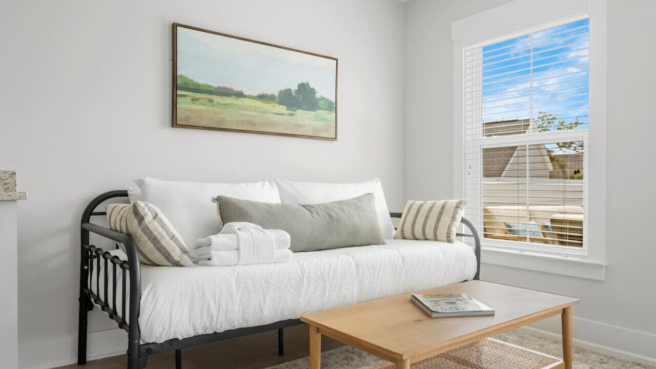 Photo of Livingroom in Mount Pleasant