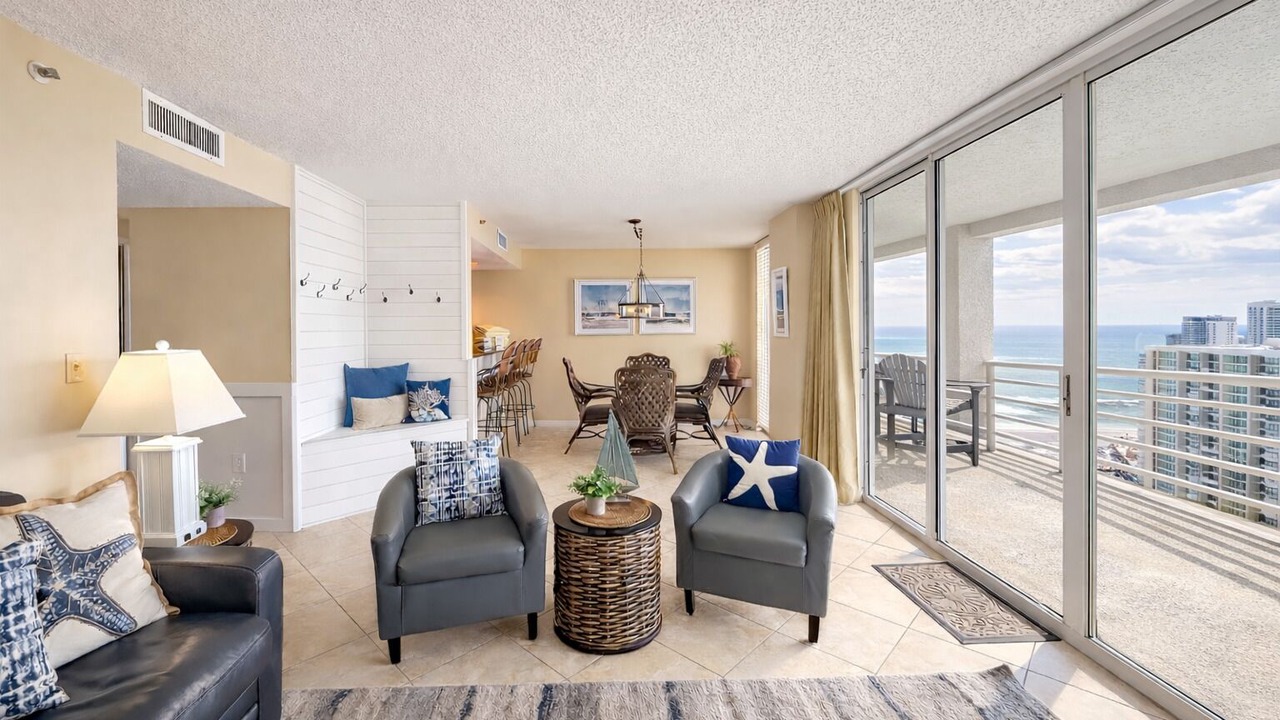 Photo of Livingroom in Arcadian Shores