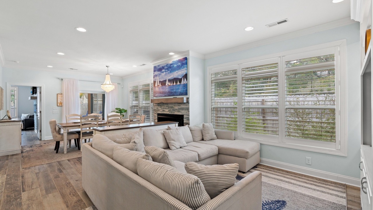 Photo of Livingroom in Atlantic Beach