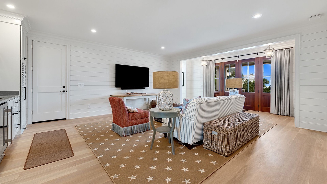 Photo of Livingroom in Debordieu Colony