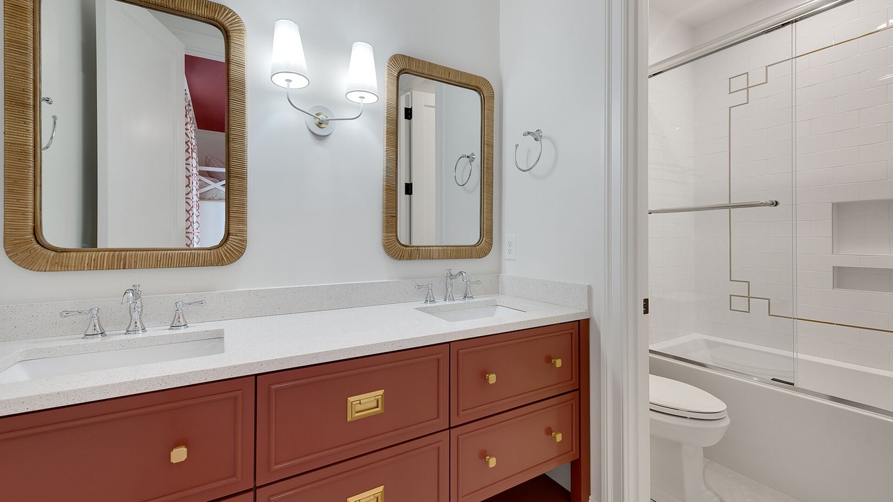 Photo of Bathroom in Debordieu Colony