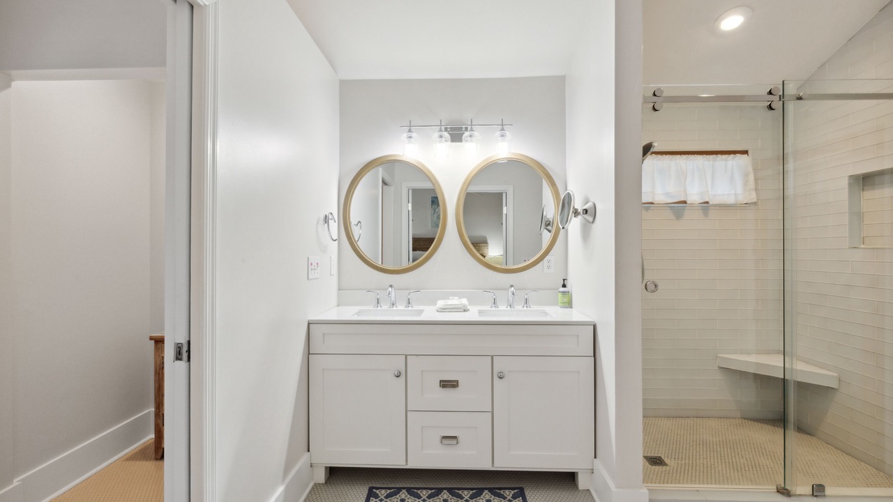 Photo of Bathroom in Sunset Point