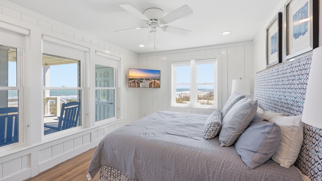 Photo of Bedroom in Debordieu Colony