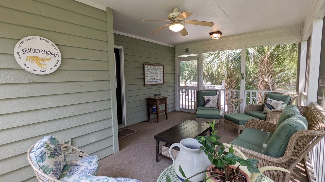 Photo of Patio Balcony in North Litchfield Beach