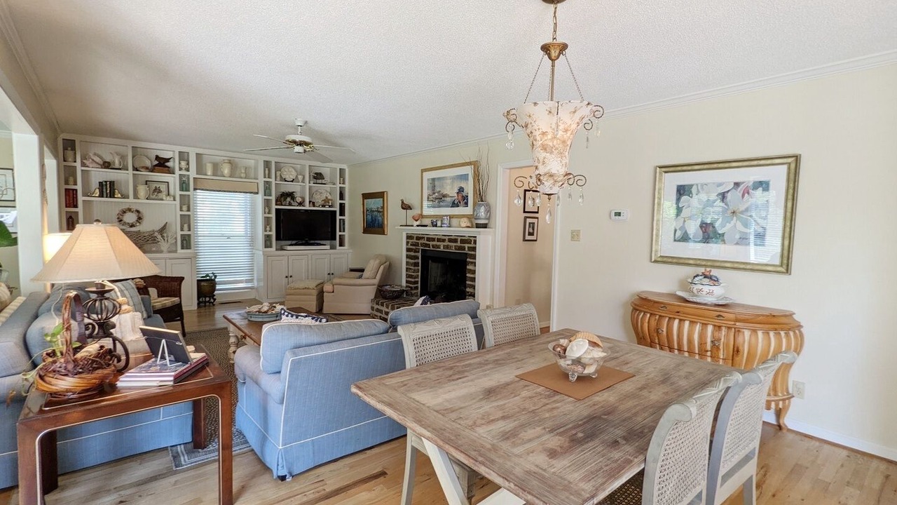 Photo of Livingroom in North Litchfield Beach