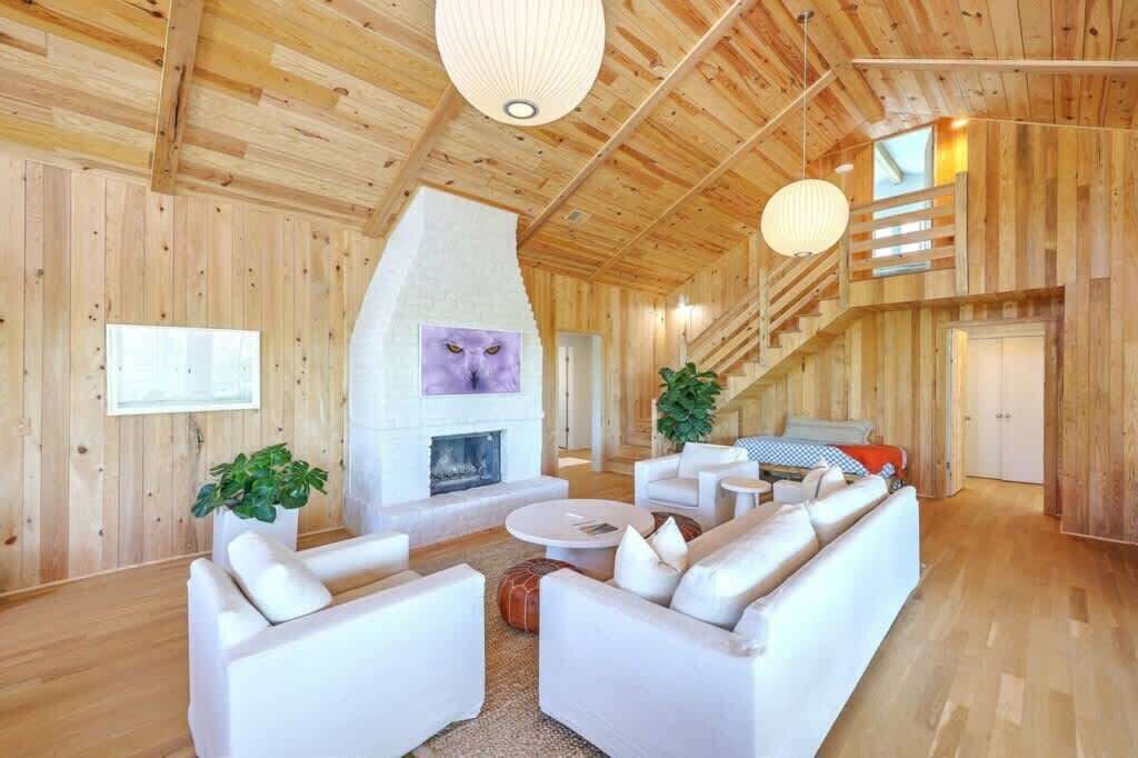Photo of Livingroom in Sullivan's Island