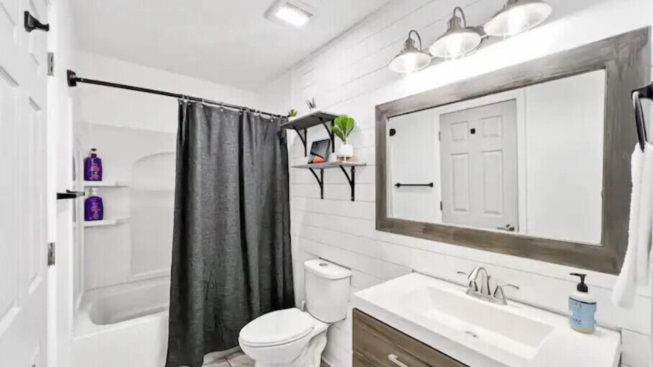 Photo of Bathroom in Summerville