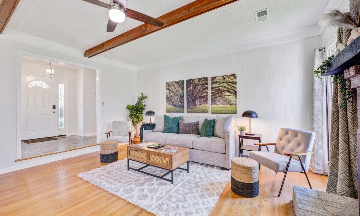 Photo of Livingroom in North Charleston
