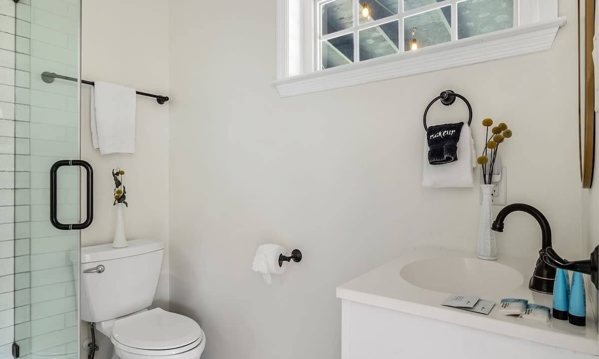 Photo of Bathroom in Sunset Point