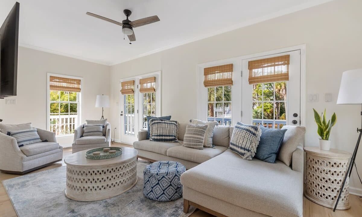 Photo of Livingroom in Sunset Point
