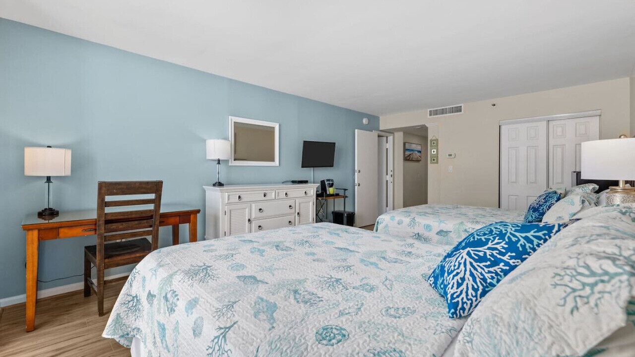 Photo of Bedroom in Arcadian Shores