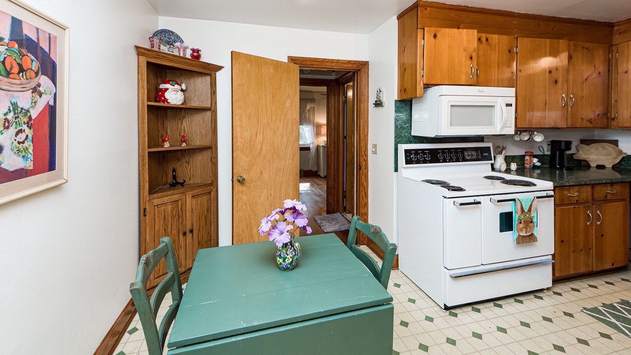 Photo of Kitchen in Summerville Historic District