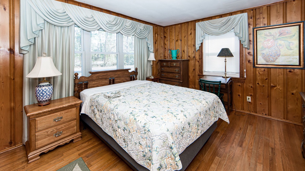 Photo of Bedroom in Summerville Historic District