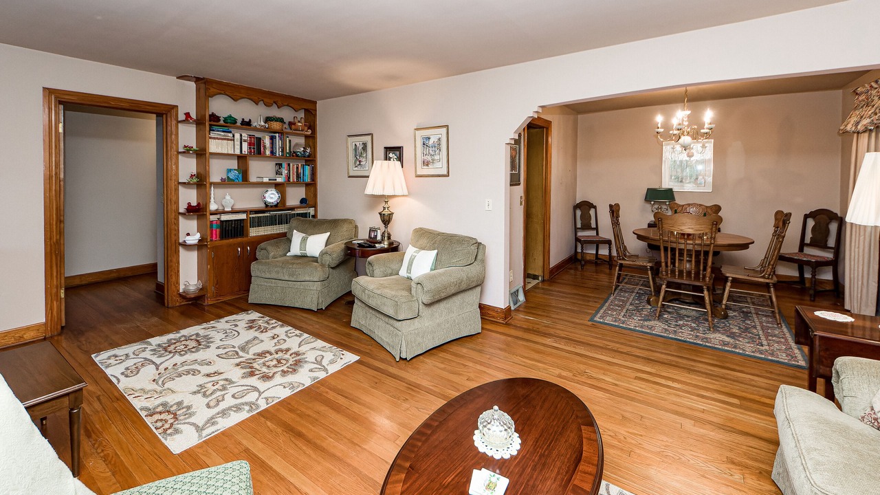 Photo of Livingroom in Summerville Historic District