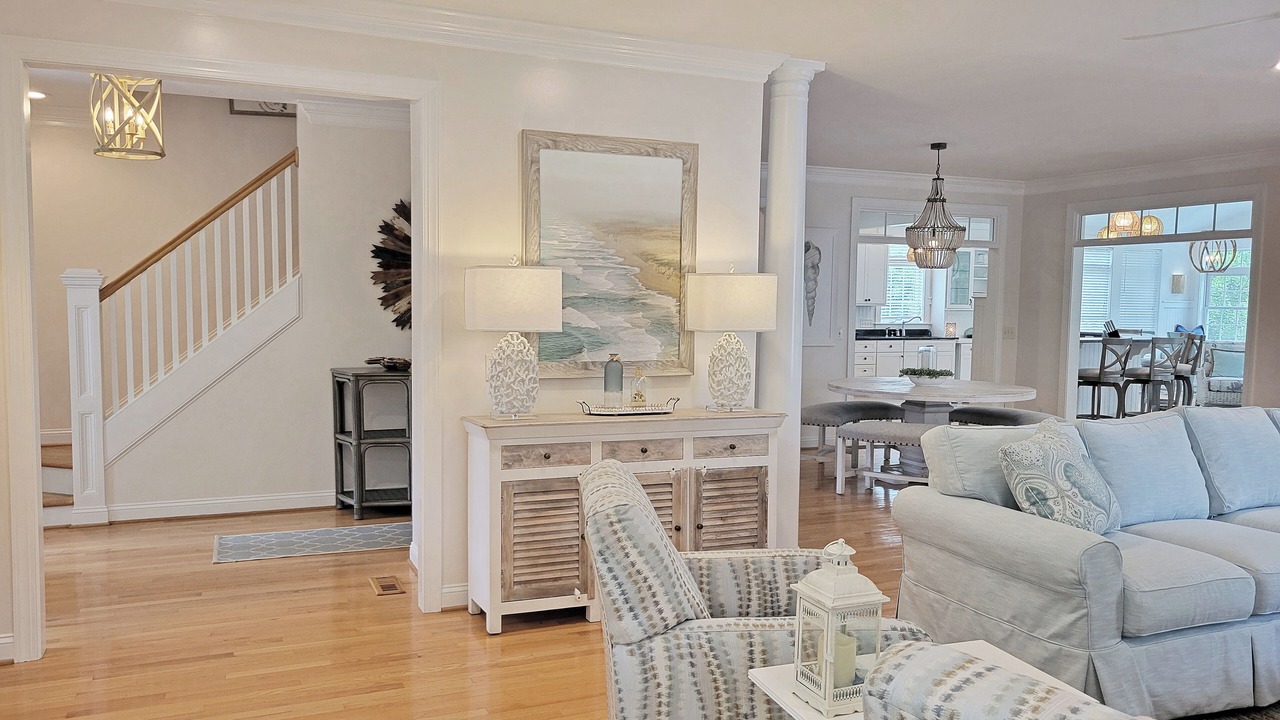 Photo of Livingroom in North Litchfield Beach