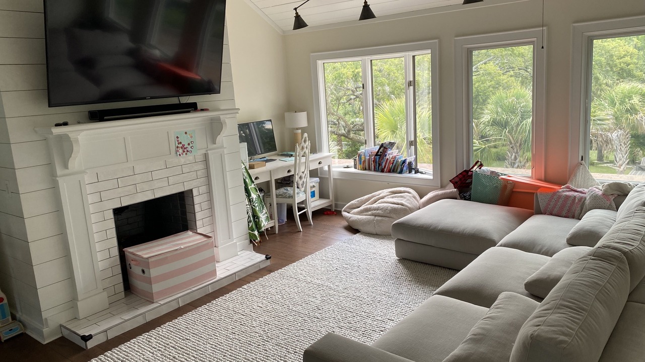 Photo of Livingroom in Sullivan's Island