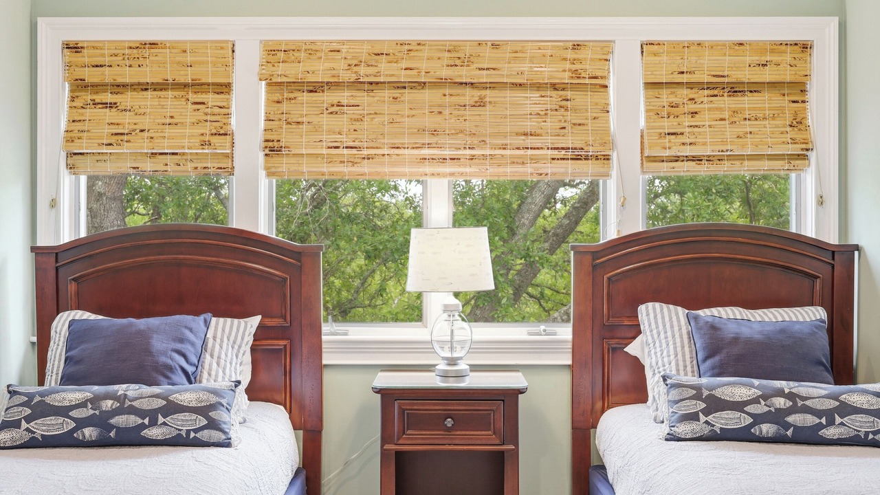 Photo of Bedroom in Arcadian Shores