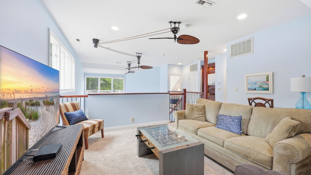 Photo of Livingroom in Arcadian Shores