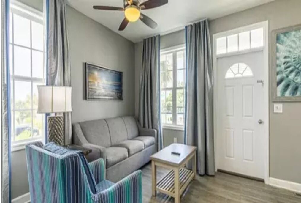 Photo of Livingroom in Ocean Ridge