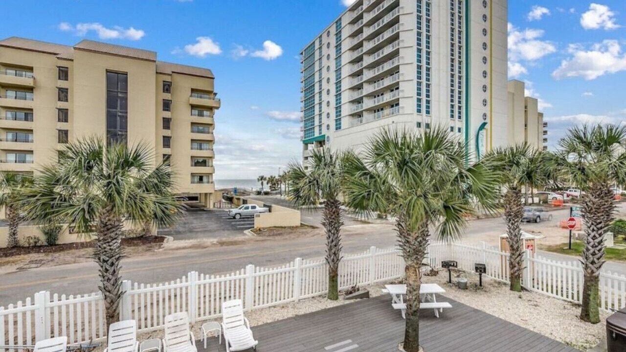 Photo of Patio Balcony in Crescent Beach