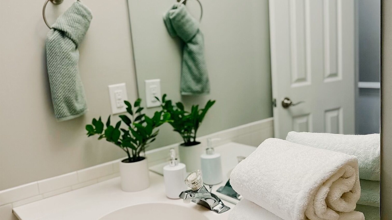 Photo of Bathroom in Huntcliff