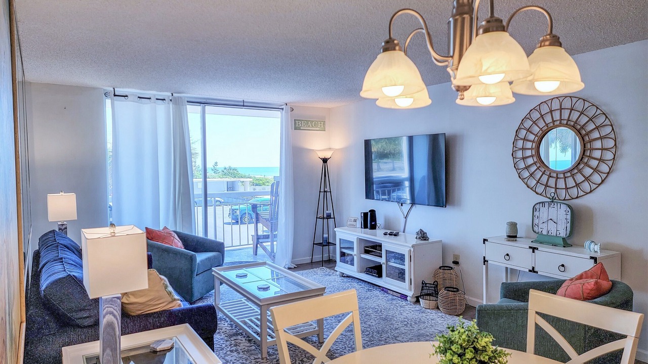 Photo of Livingroom in Arcadian Shores