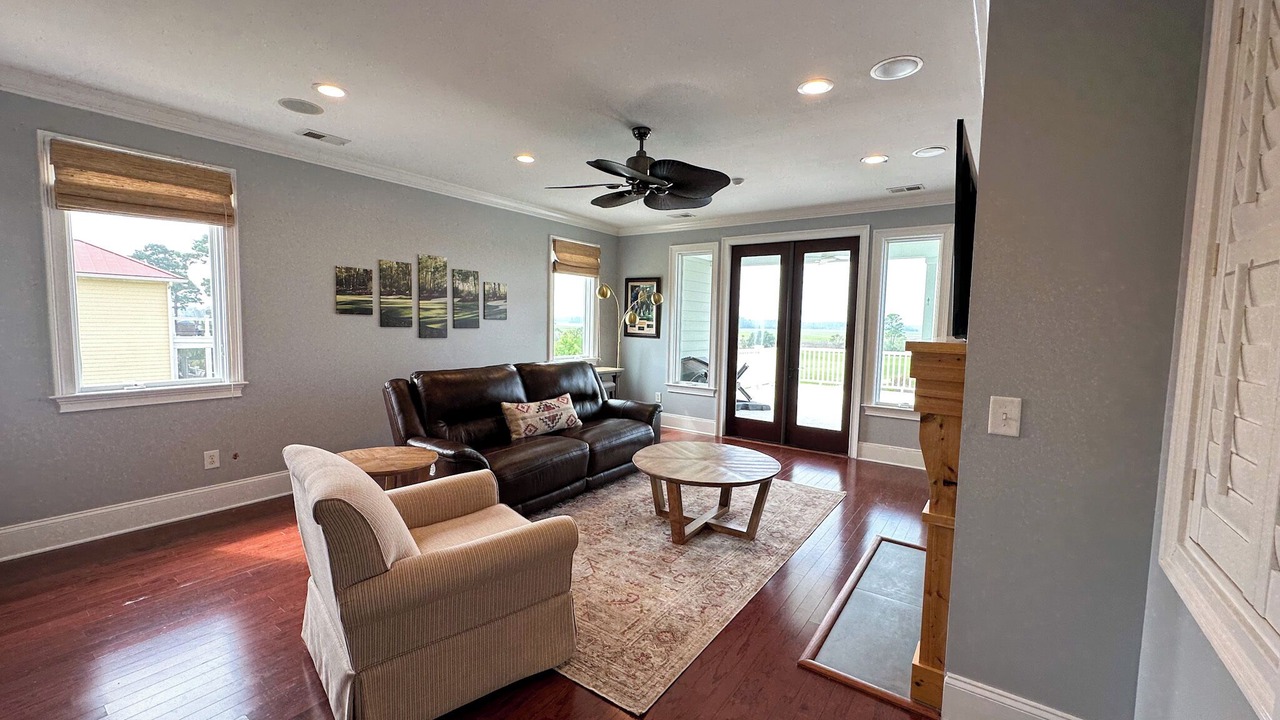 Photo of Livingroom in Mount Pleasant