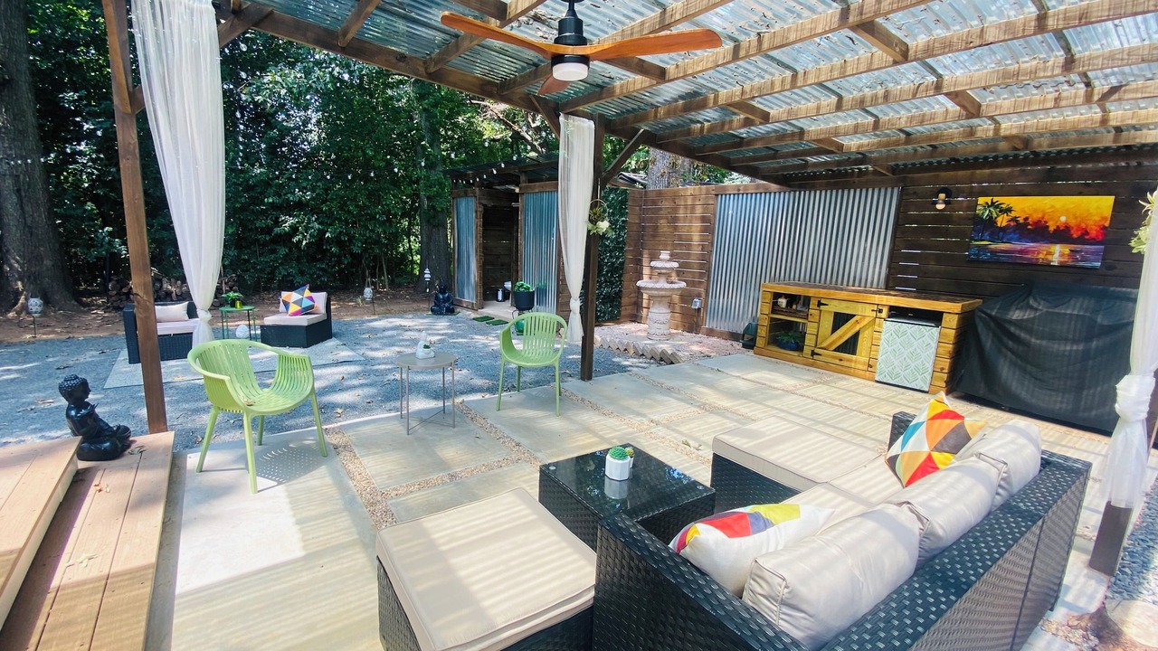 Photo of Patio Balcony in Prosperity Church Road
